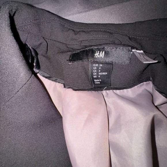 H&M Black Fitted Blazer - Picture 2 of 2